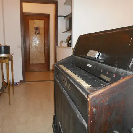 Jackie O' A La Maison 3* بيرغامو