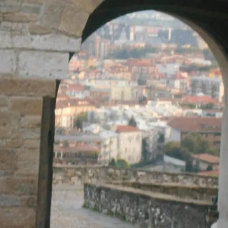 Jackie O' A La Maison فندق مبيت وإفطار 3*